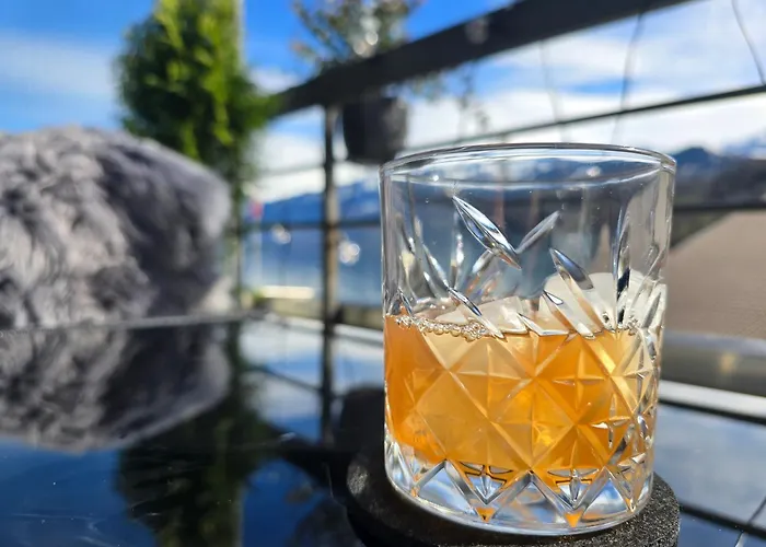 Lakeview Loft*lake/ferry Access* Appartamento *